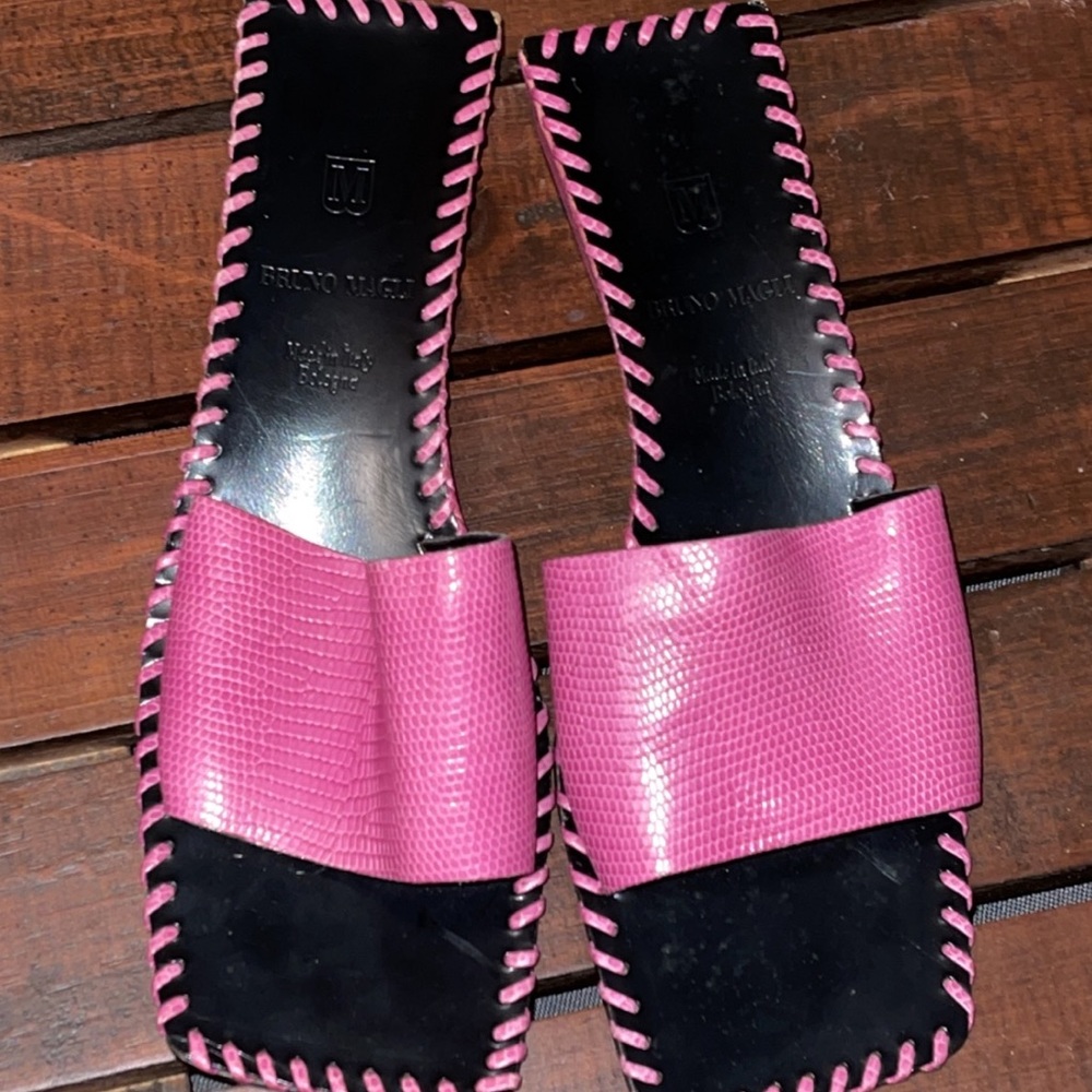Bruno Magli Pink Leather with black pipping sandals 7.5